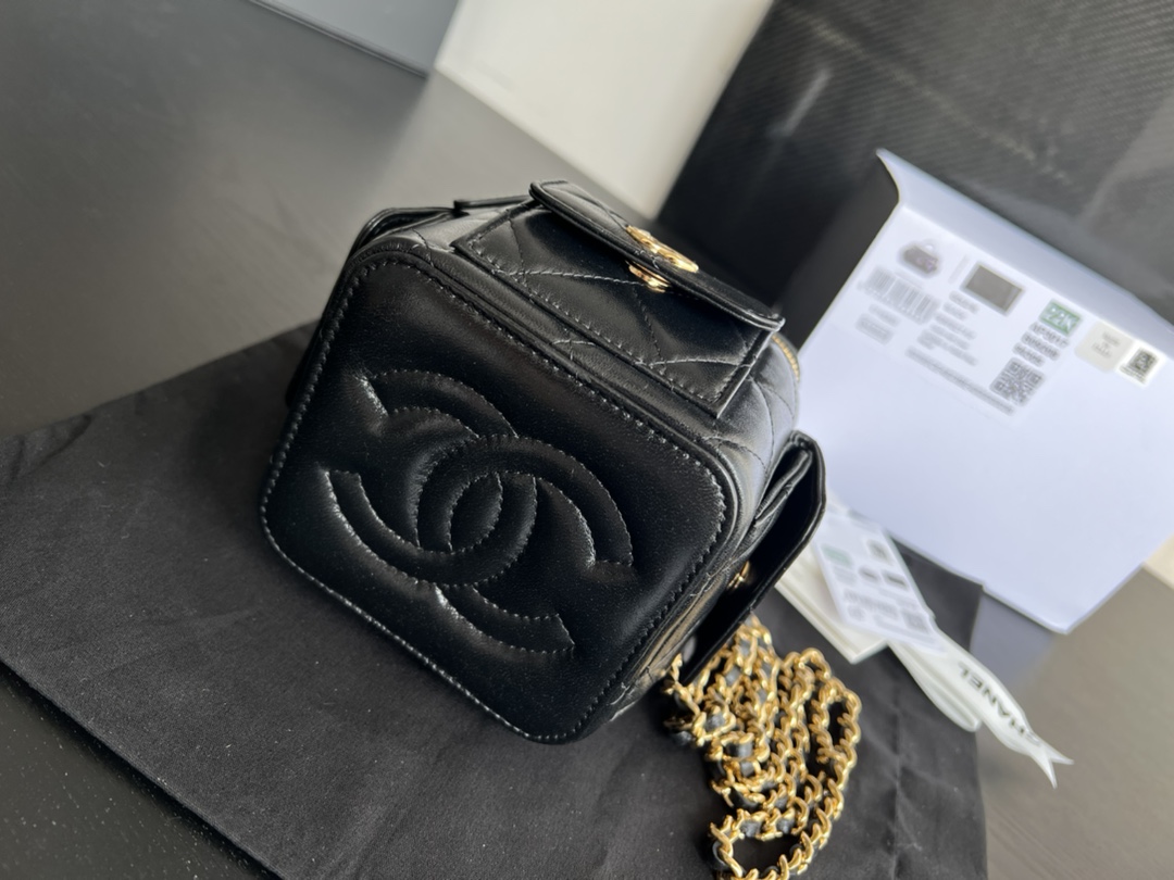 Chanel CC Vanity With Chain Bag Green Khaki /Black/White For Women 4.3 in/ 11 cm  AP3016 NK297