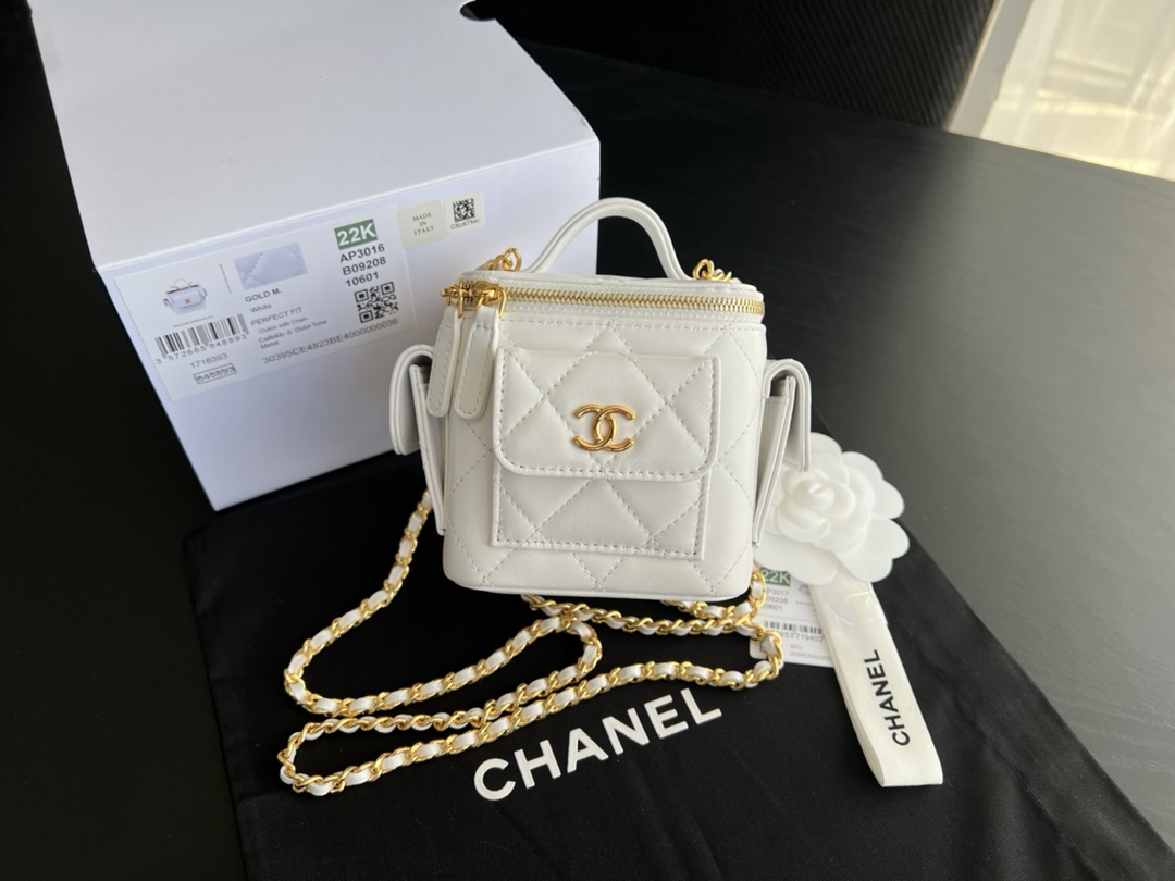 Chanel CC Vanity With Chain Bag Green Khaki /Black/White For Women 4.3 in/ 11 cm  AP3016 NK297