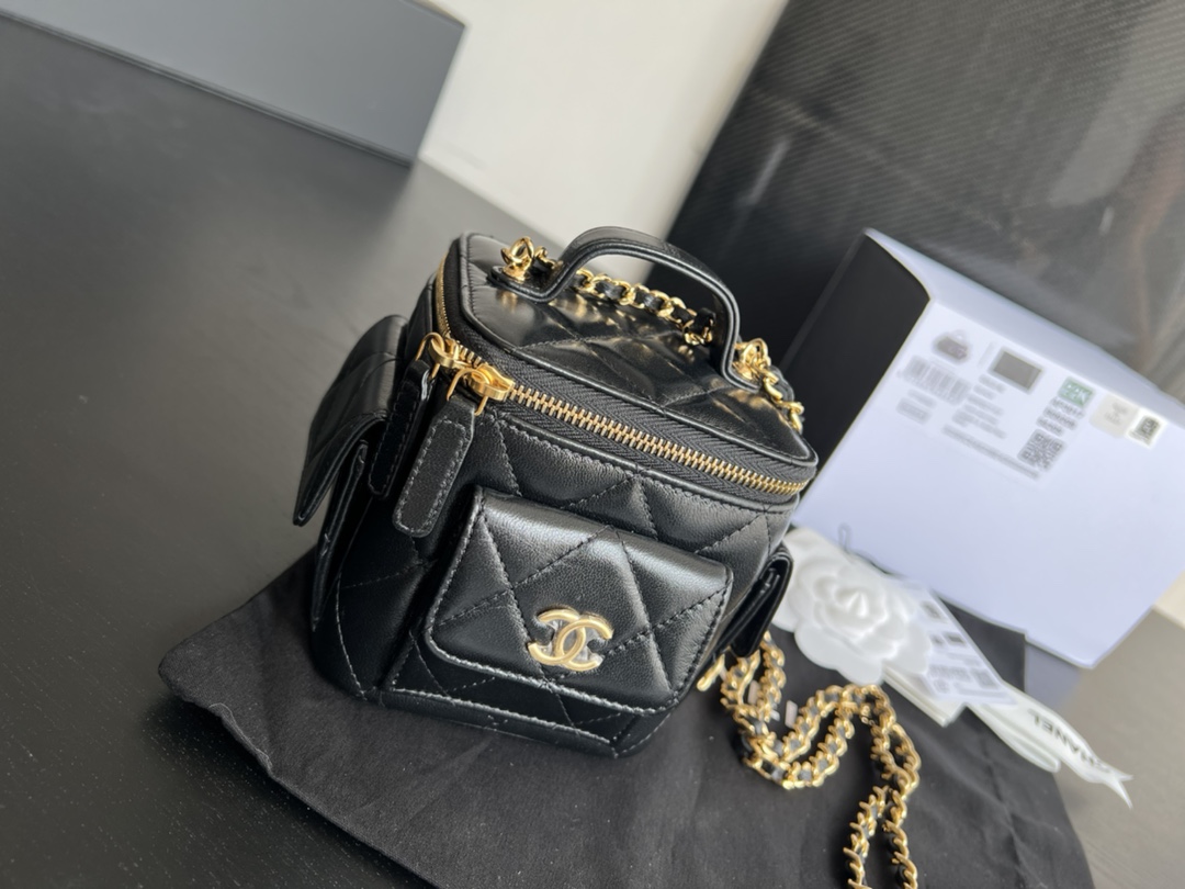 Chanel CC Vanity With Chain Bag Green Khaki /Black/White For Women 4.3 in/ 11 cm  AP3016 NK297