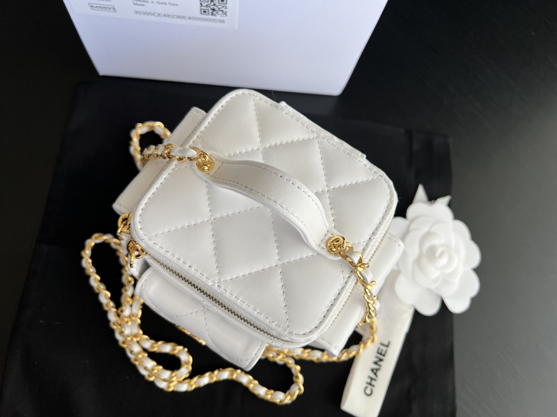 Chanel CC Vanity With Chain Bag Green Khaki /Black/White For Women 4.3 in/ 11 cm  AP3016 NK297