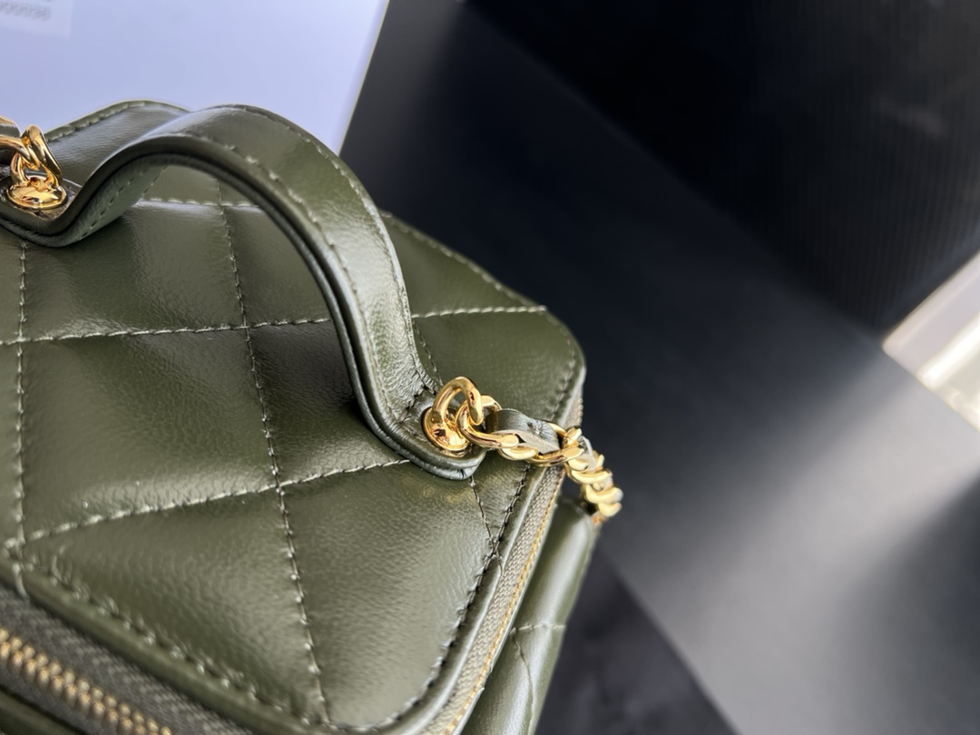 Chanel CC Vanity With Chain Bag Green Khaki /Black/White For Women 4.3 in/ 11 cm  AP3016 NK297
