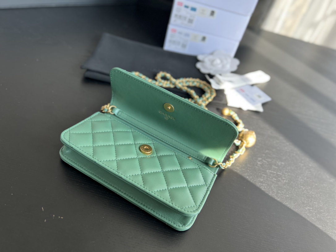 Chanel CC Wallet On Chain Bag Green/Black/White For Women 6.7 in / 17 cm