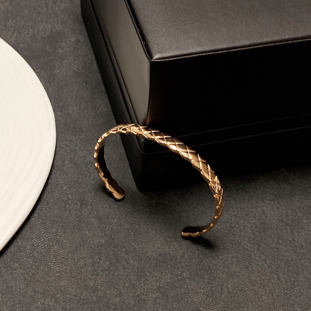 Chanel Coco Crush Bracelet Gold For Women