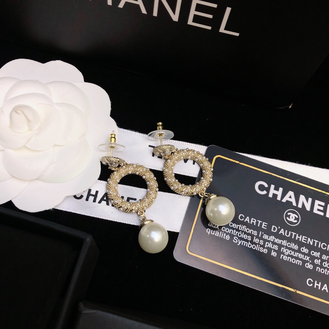 Chanel Dangling White Pearl And Circle Earrings Gold Tone For Women