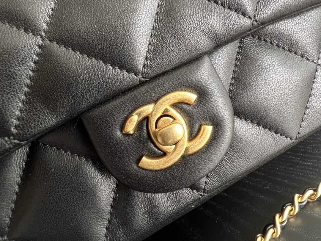 Chanel Diana Hobo Bag With Chain Black/White For Women 7 in / 17.8 cm