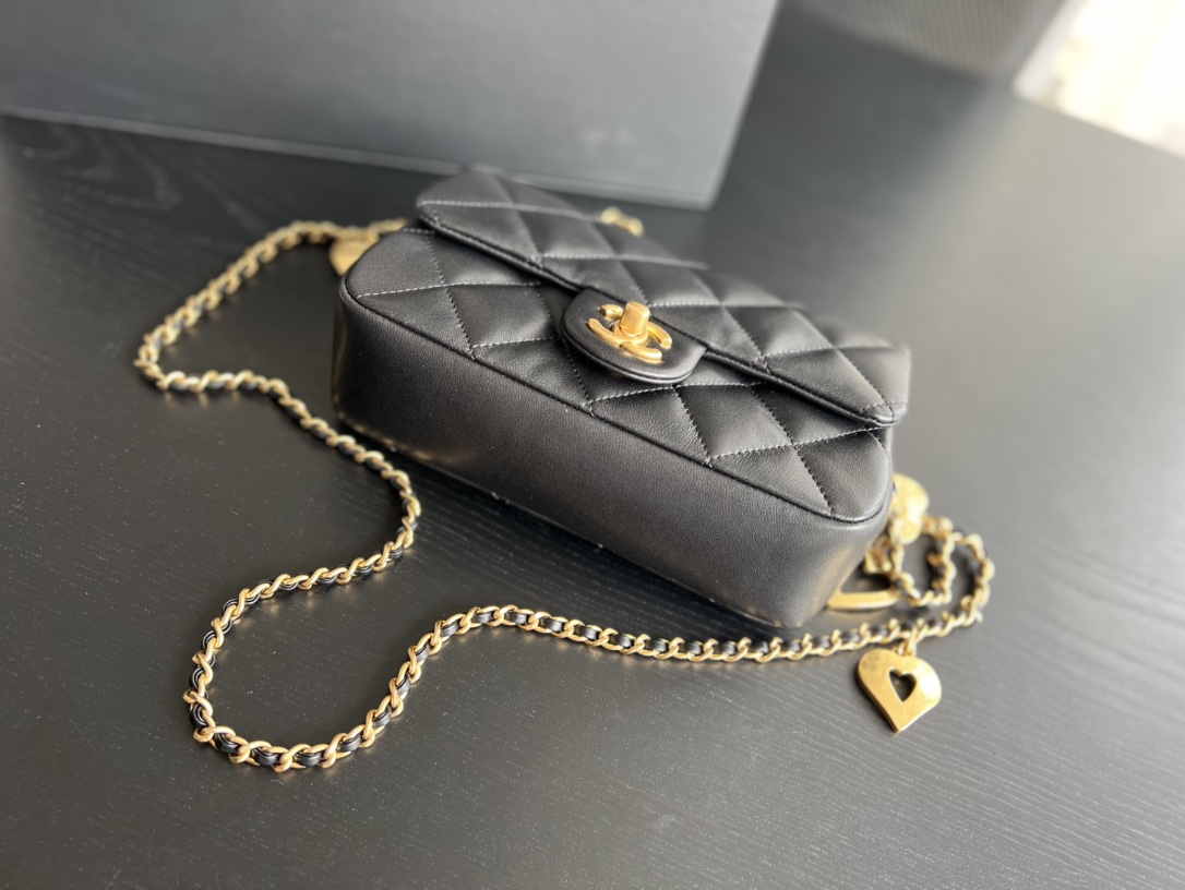 Chanel Diana Hobo Bag With Chain Black/White For Women 7 in / 17.8 cm