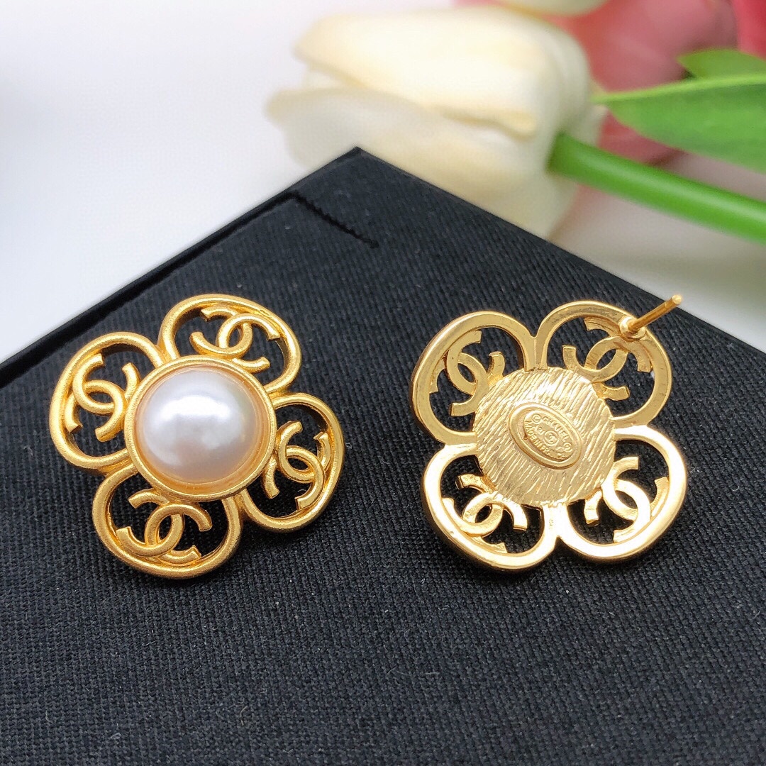 Chanel Earrings Gold For Women