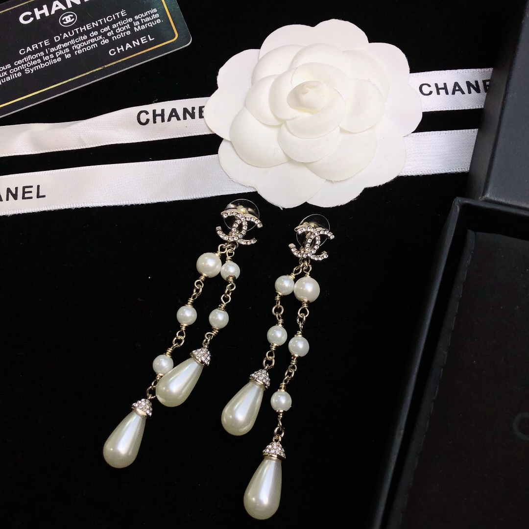 Chanel Earrings Gold For Women