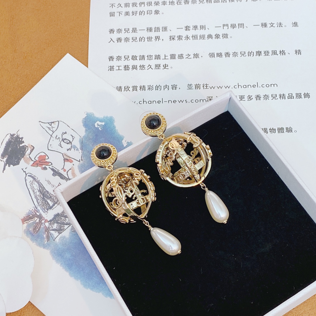 Chanel Globe Earrings Gold For Women
