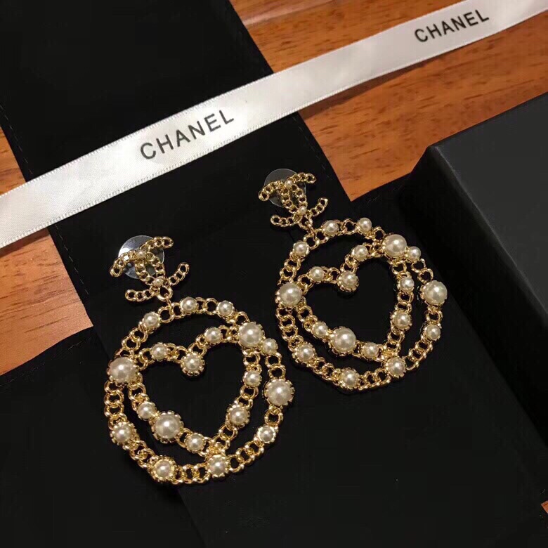 Chanel Heart In Circle Frame Chain Earrings Gold Tone For Women