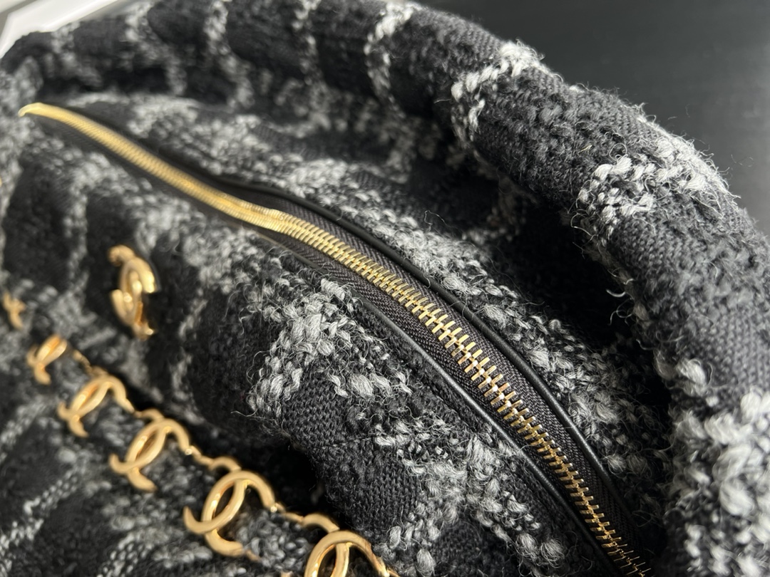 Chanel Large Maxi Hobo Bag Black/Multicolor For Women 19.7 in / 50 cm AS3564 NJ601