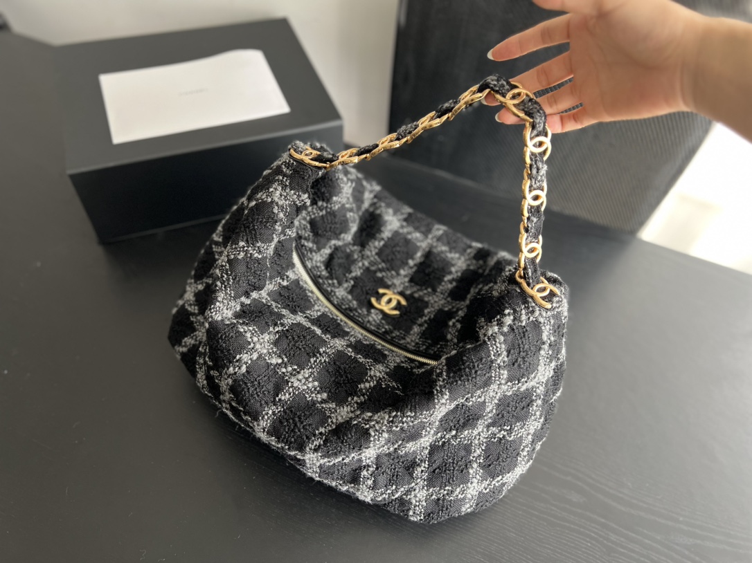 Chanel Large Maxi Hobo Bag Black/Multicolor For Women 19.7 in / 50 cm AS3564 NJ601