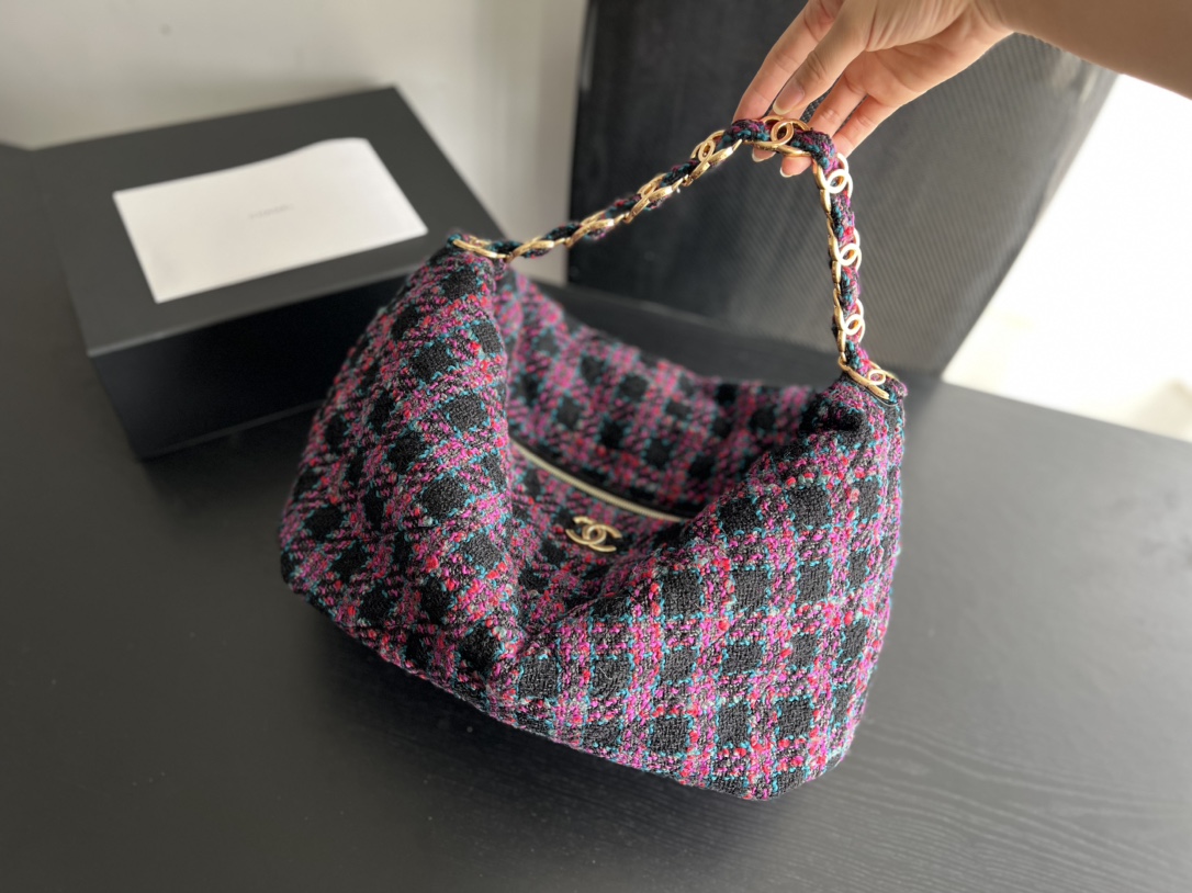 Chanel Large Maxi Hobo Bag Black/Multicolor For Women 19.7 in / 50 cm AS3564 NJ601