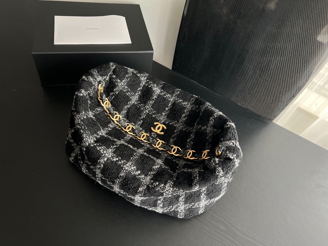 Chanel Large Maxi Hobo Bag Black/Multicolor For Women 19.7 in / 50 cm AS3564 NJ601