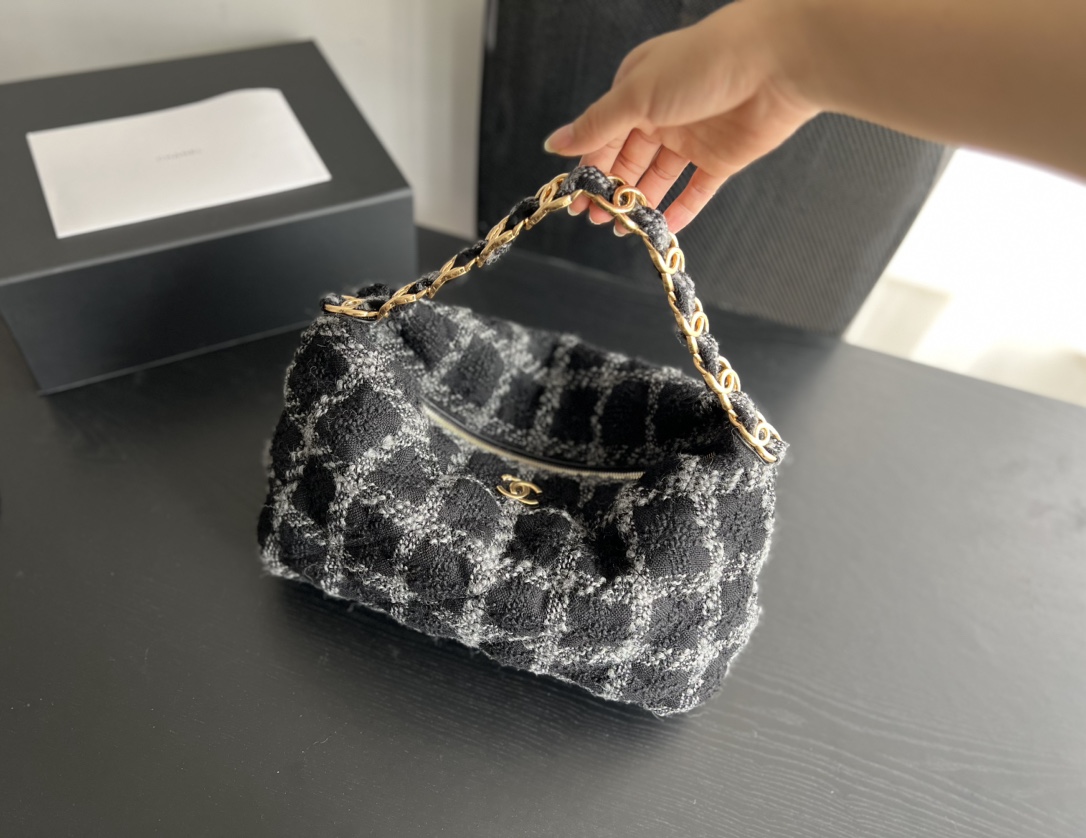 Chanel Maxi Hobo Bag Multicolor/ Black For Women 17.6 in / 45 cm AS3632 NK244