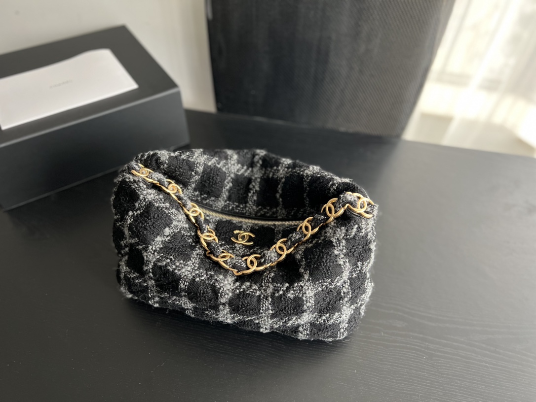 Chanel Maxi Hobo Bag Multicolor/ Black For Women 17.6 in / 45 cm AS3632 NK244