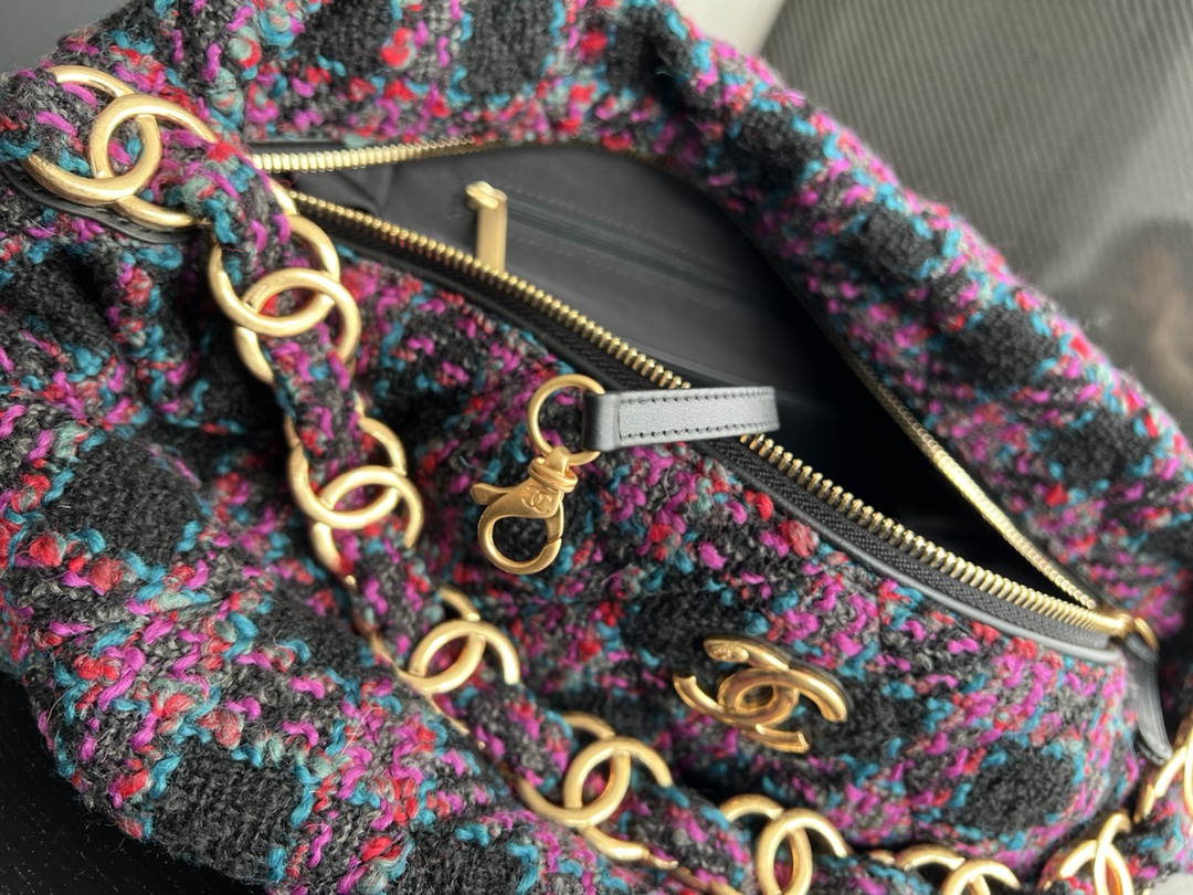 Chanel Maxi Hobo Bag Multicolor/ Black For Women 17.6 in / 45 cm AS3632 NK244