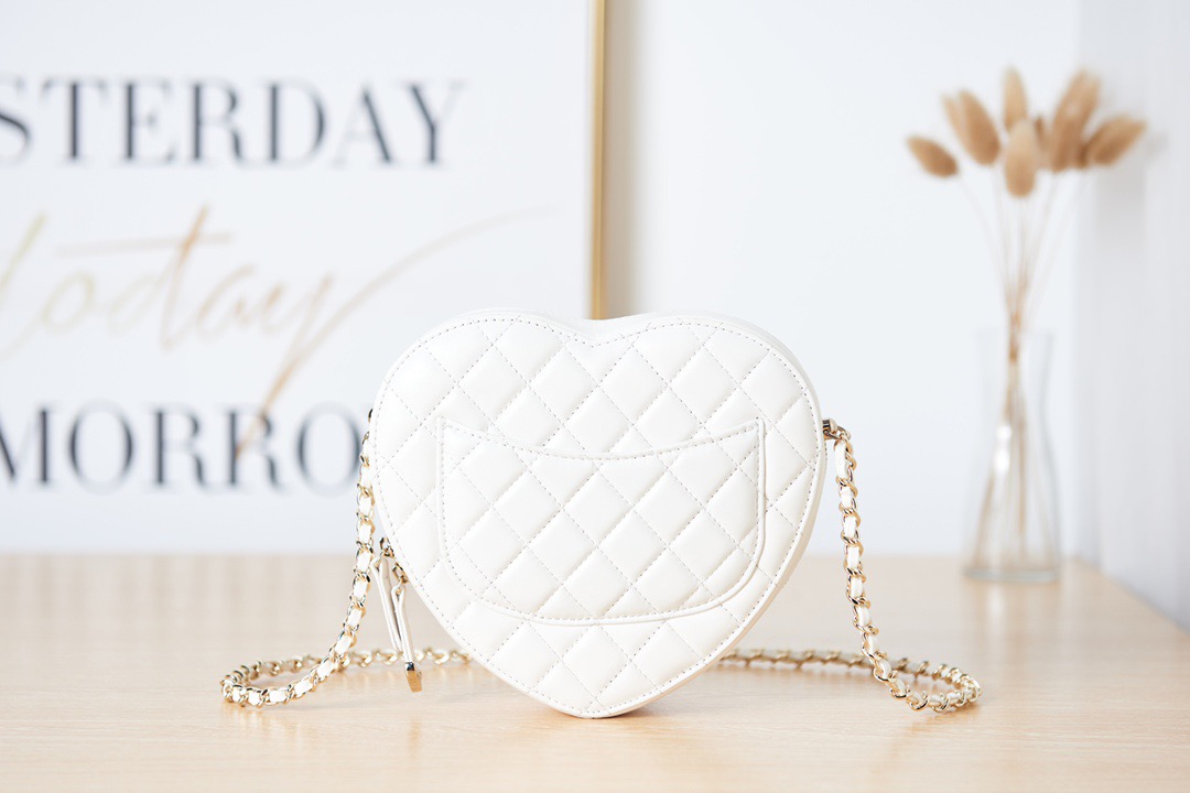 Chanel Mini Heart Bag White For Women 7in/18cm AS3191 10601