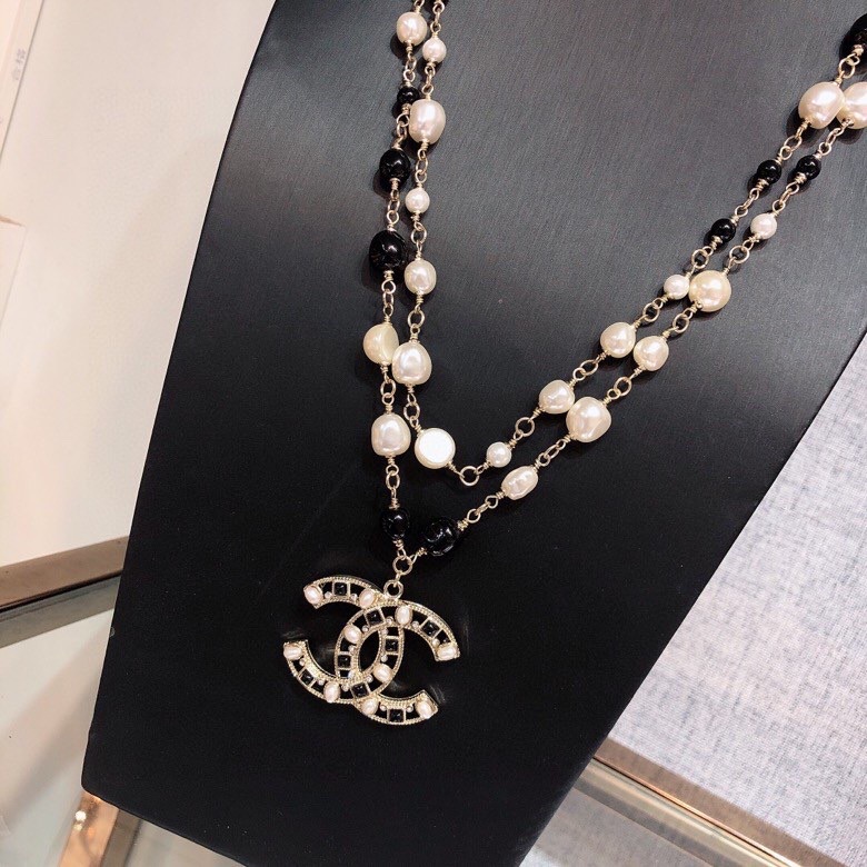 Chanel Mix Black And White Color Necklace Gold Tone For Women