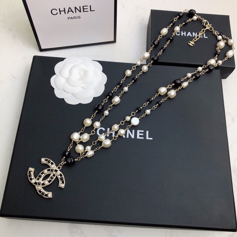 Chanel Mix Black And White Color Necklace Gold Tone For Women