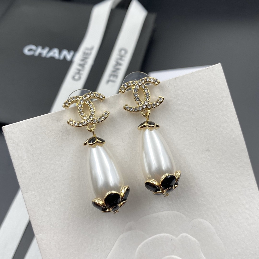 Chanel Oval Shape Big Jewel Earrings Gold Tone For Women