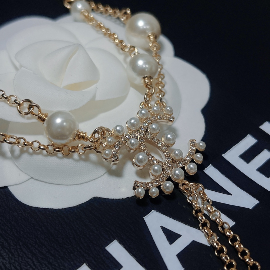 Chanel Pearl And Logo CC Necklace Gold Tone For Women