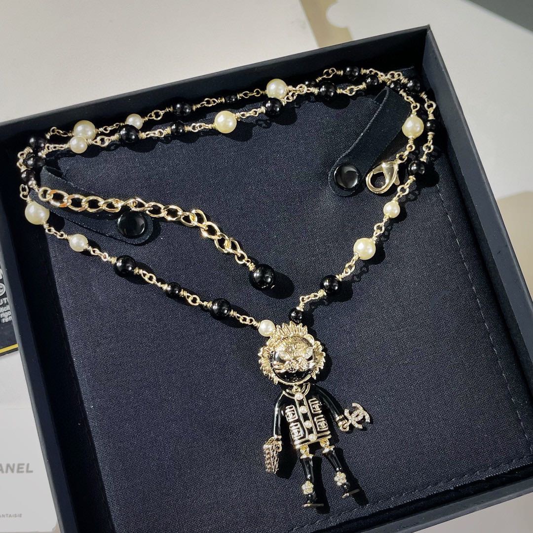 Chanel Pearl Necklace Gold For Women