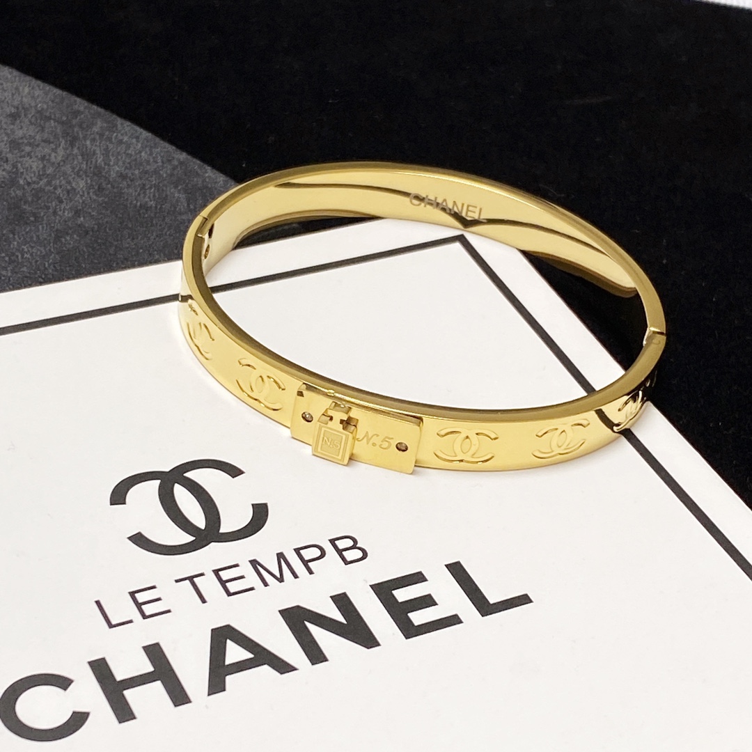 Chanel Perfume Bottle 5 Bracelet Gold For Women