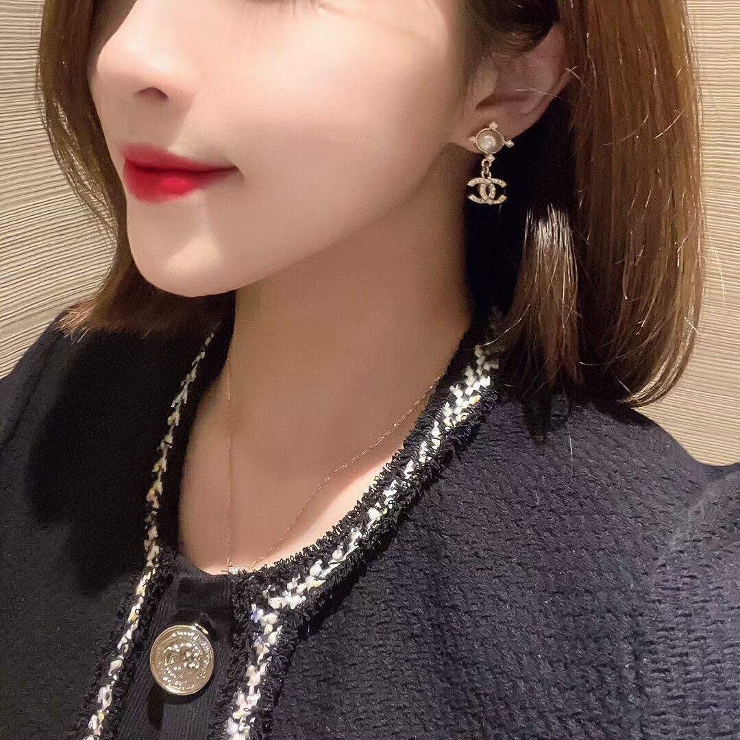 Chanel Round Pearl Earrings Gold For Women