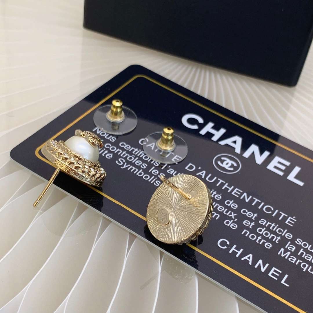 Chanel Round Pearl Earrings Gold For Women