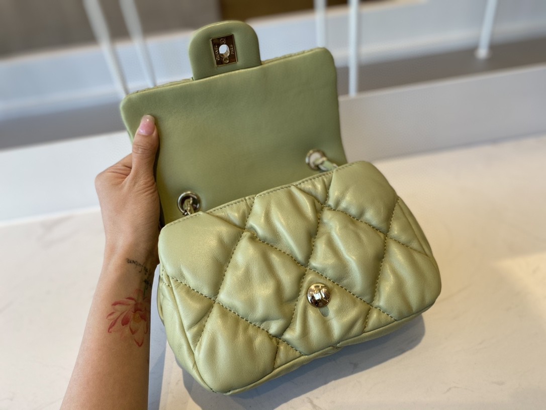 Chanel Small Flap Bag Gold Hardware Green For Women, Women’s Handbags, Shoulder Bags 7.5in/19cm
