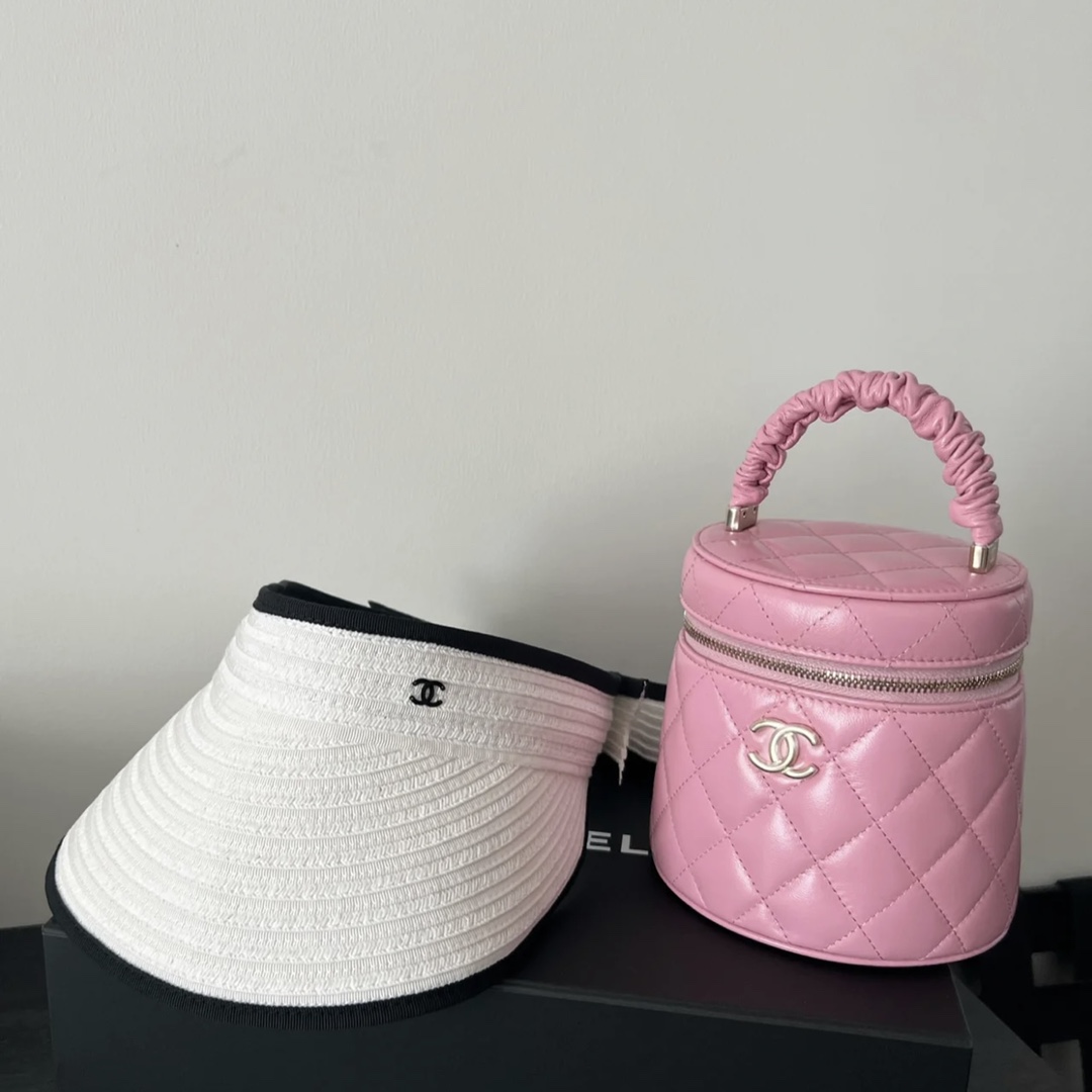 Chanel Small Vanity Case 13cm Pink For Women