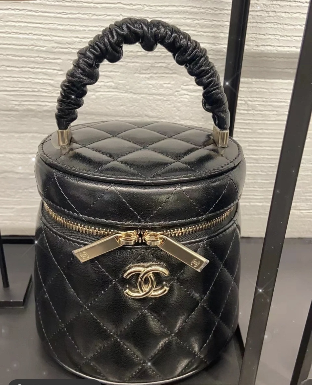 Chanel Small Vanity Case 16cm Black For Women