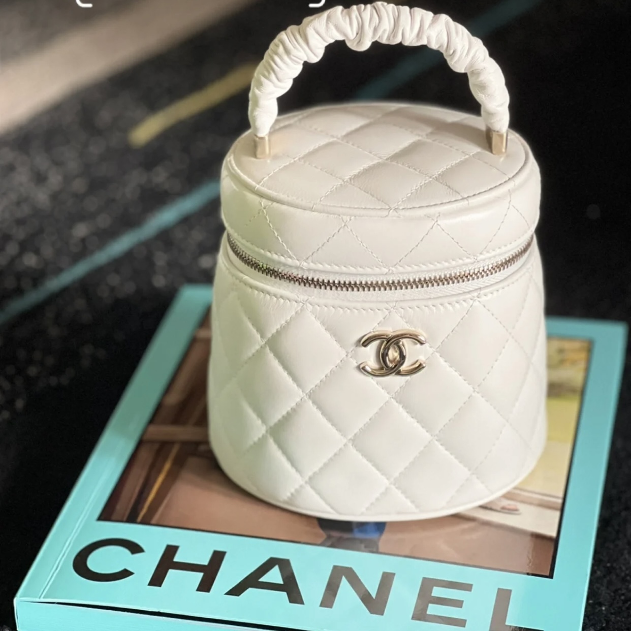 Chanel Small Vanity Case 16cm White For Women