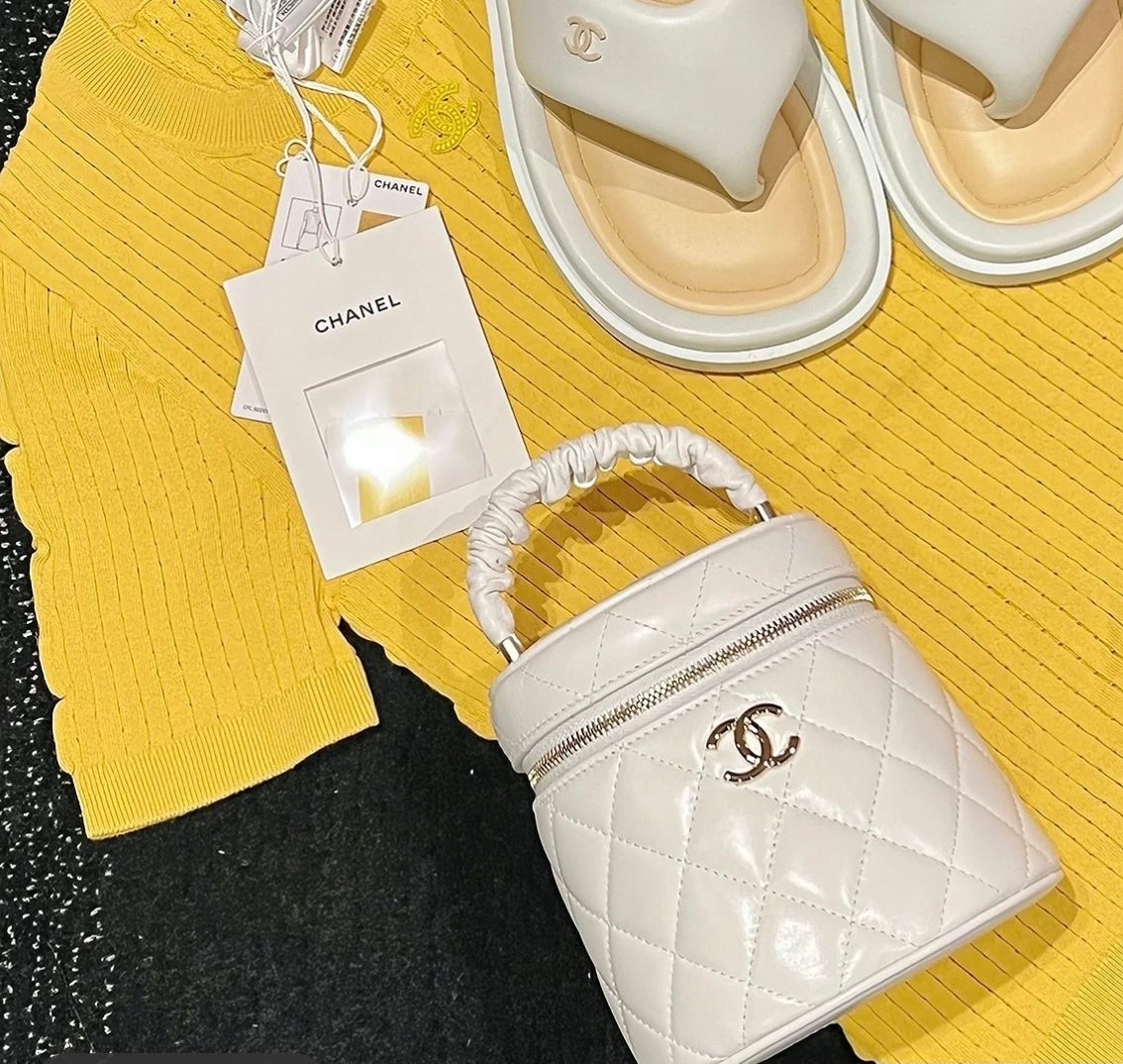Chanel Small Vanity Case 16cm White For Women