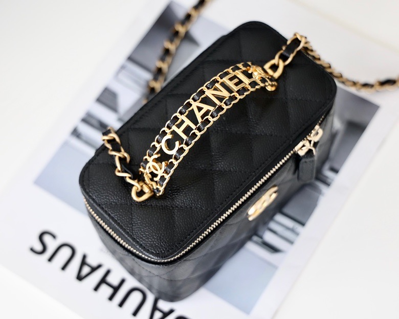 Chanel Small Vanity Case Black For Women 6.7in/17cm