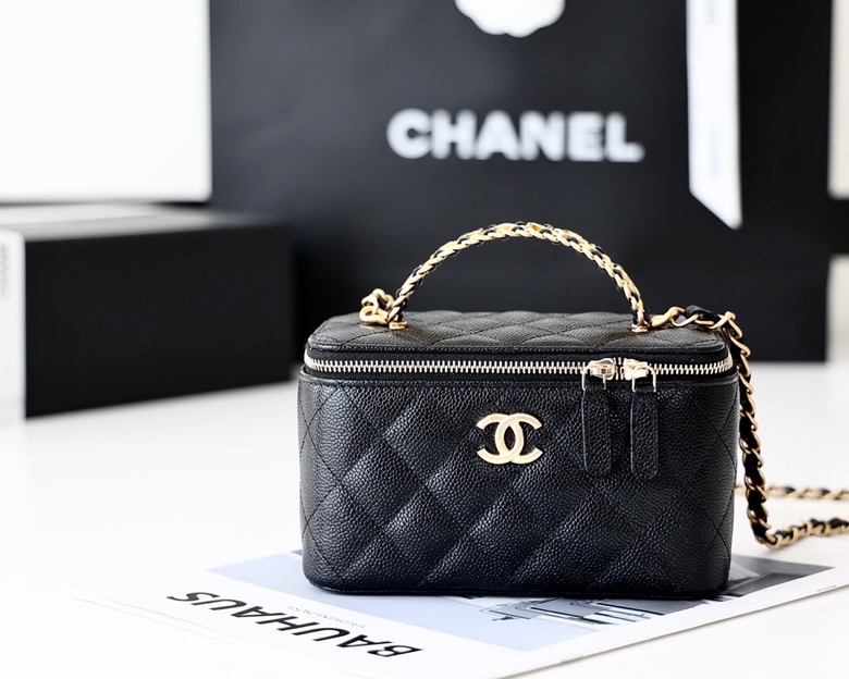 Chanel Small Vanity Case Black For Women 6.7in/17cm