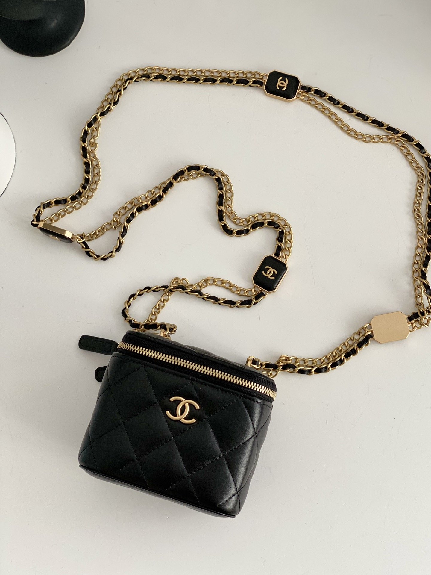 Chanel Small Vanity With Chain Black For Women, Women’s Bags 4.3in/11cm