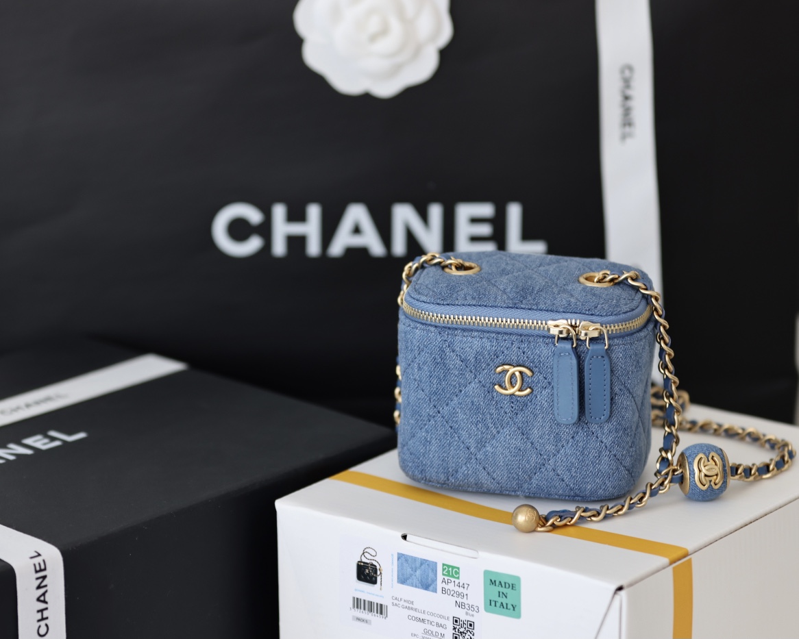 Chanel Small Vanity With Chain Blue For Women 4.3in/11cm