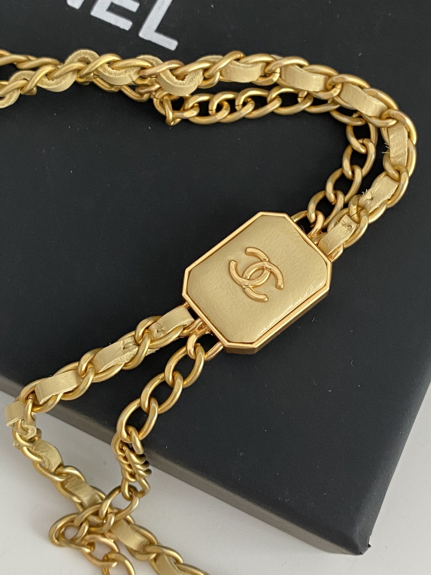 Chanel Small Vanity With Chain Yellow For Women, Women’s Bags 4.3in/11cm