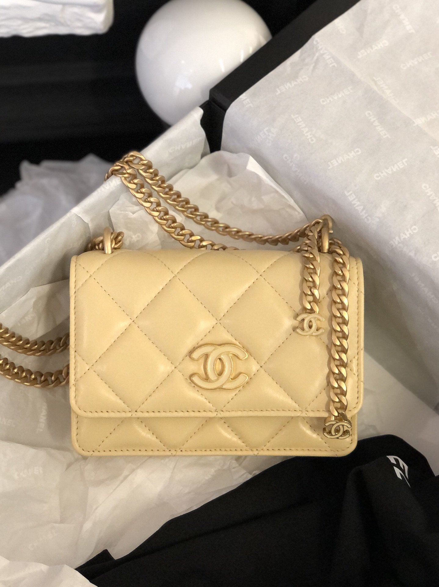 Chanel Spring And Summer 22C Yellow For Women, Women’s Bags 6.1in/15.5cm
