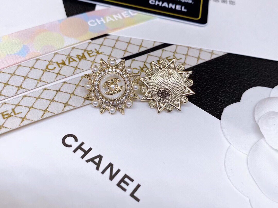Chanel Stud Earrings Gold For Women