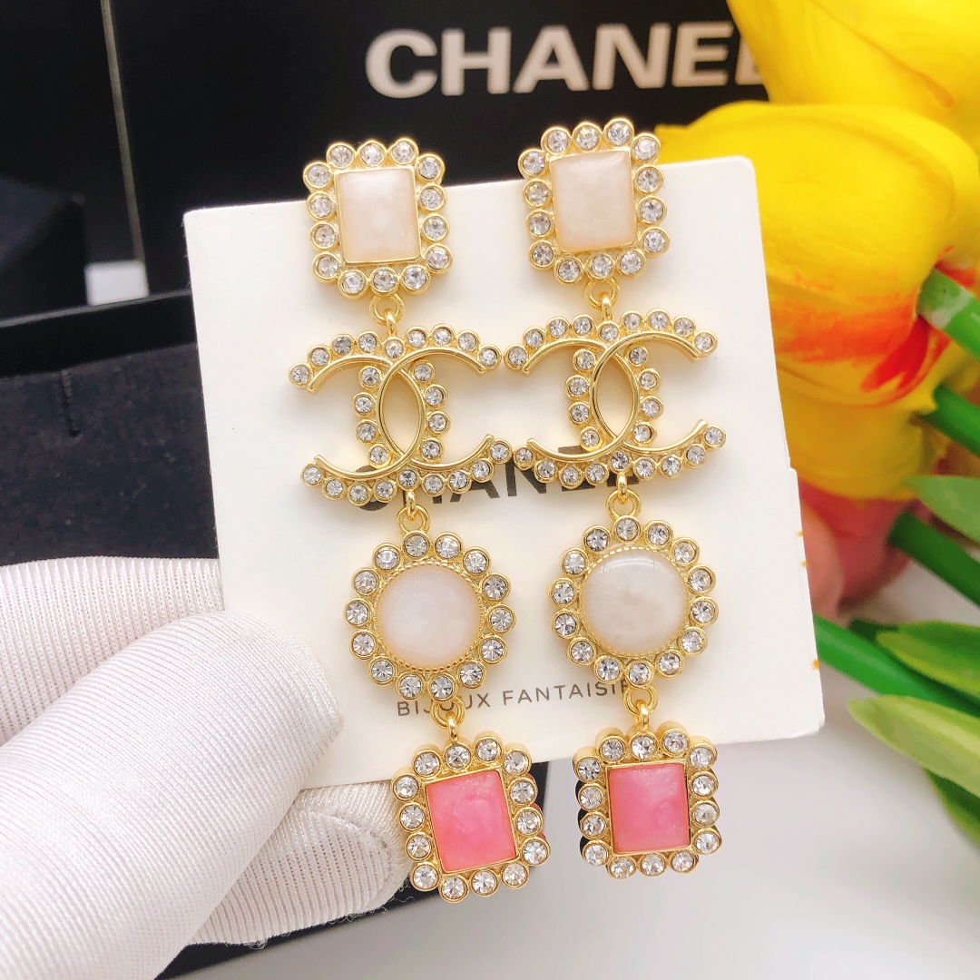 Chanel Stud Earrings Pink For Women