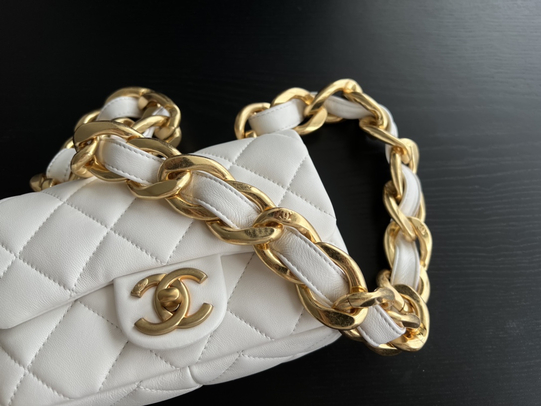 Chanel Trendy Cc Flap Bag White/ Beige For Women 6.7 in / 17 cm