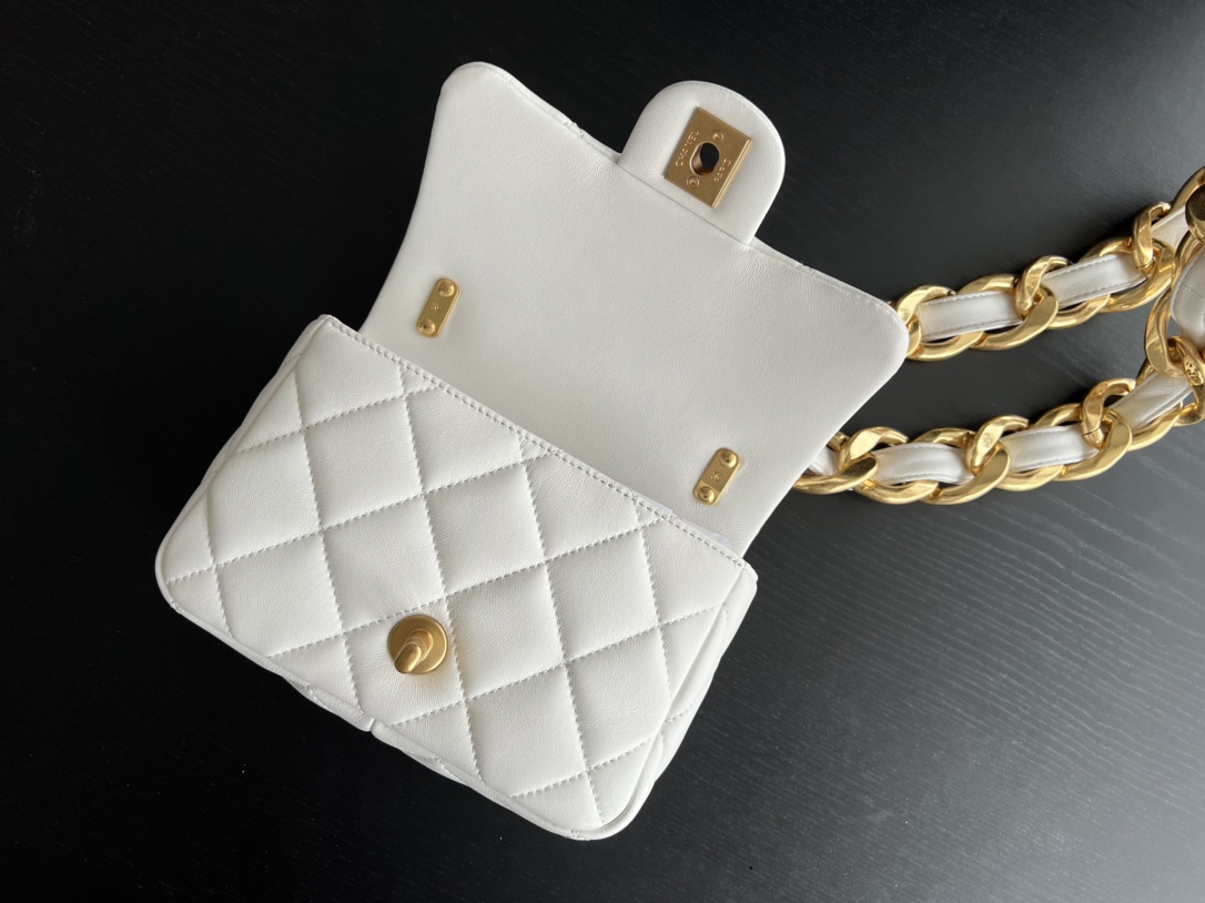 Chanel Trendy Cc Flap Bag White/ Beige For Women 6.7 in / 17 cm