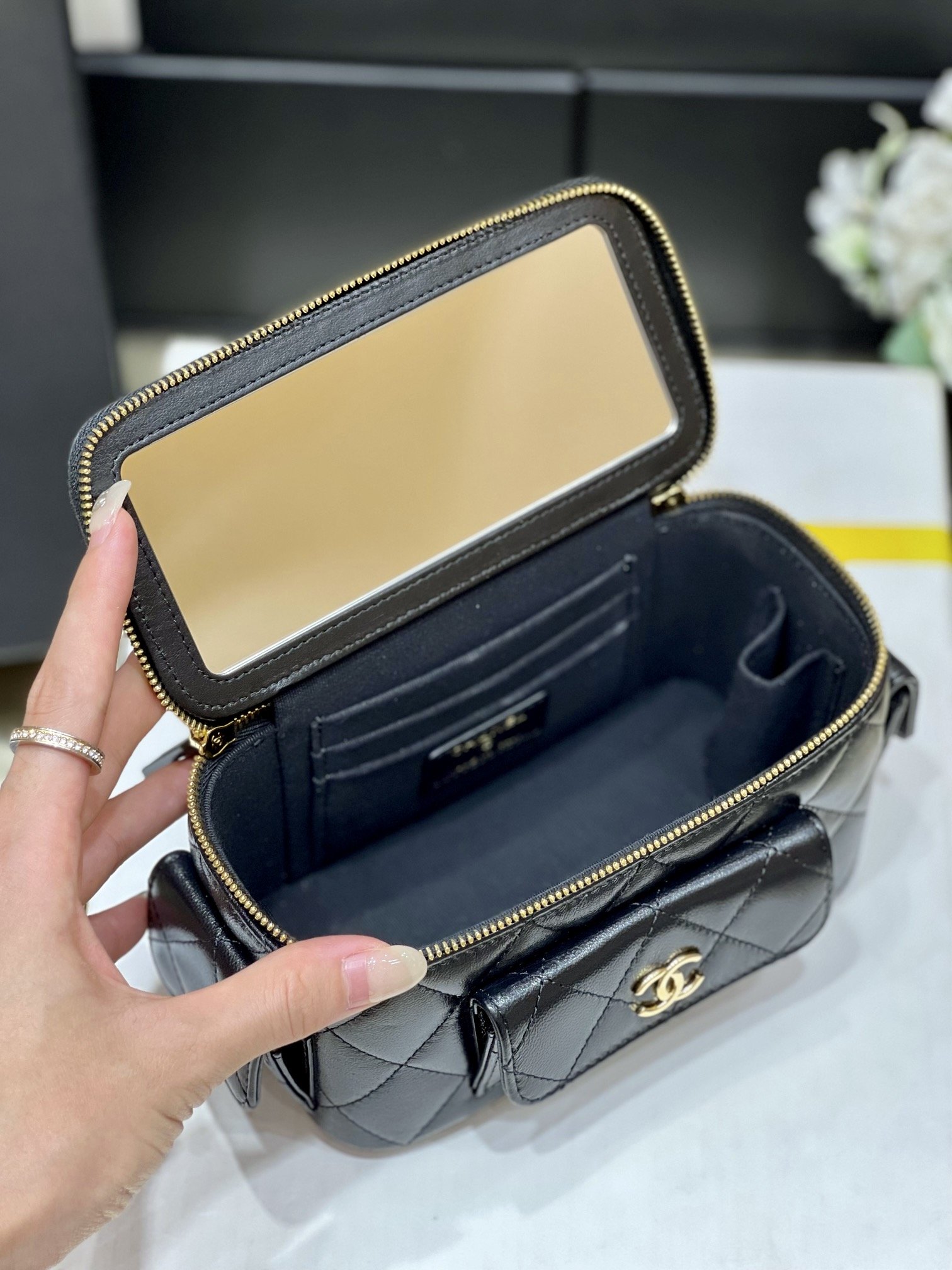 Chanel Vanity Bag With Strap Black For Women, Women’s Bags 6.6in/17cm AP3017 94305