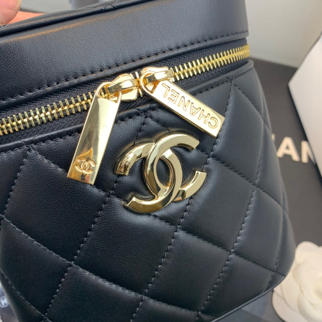 Chanel Vanity Case Gold Hardware Black For Women, Women’s Handbags, Shoulder Bags 7.9in/20cm AS2061 