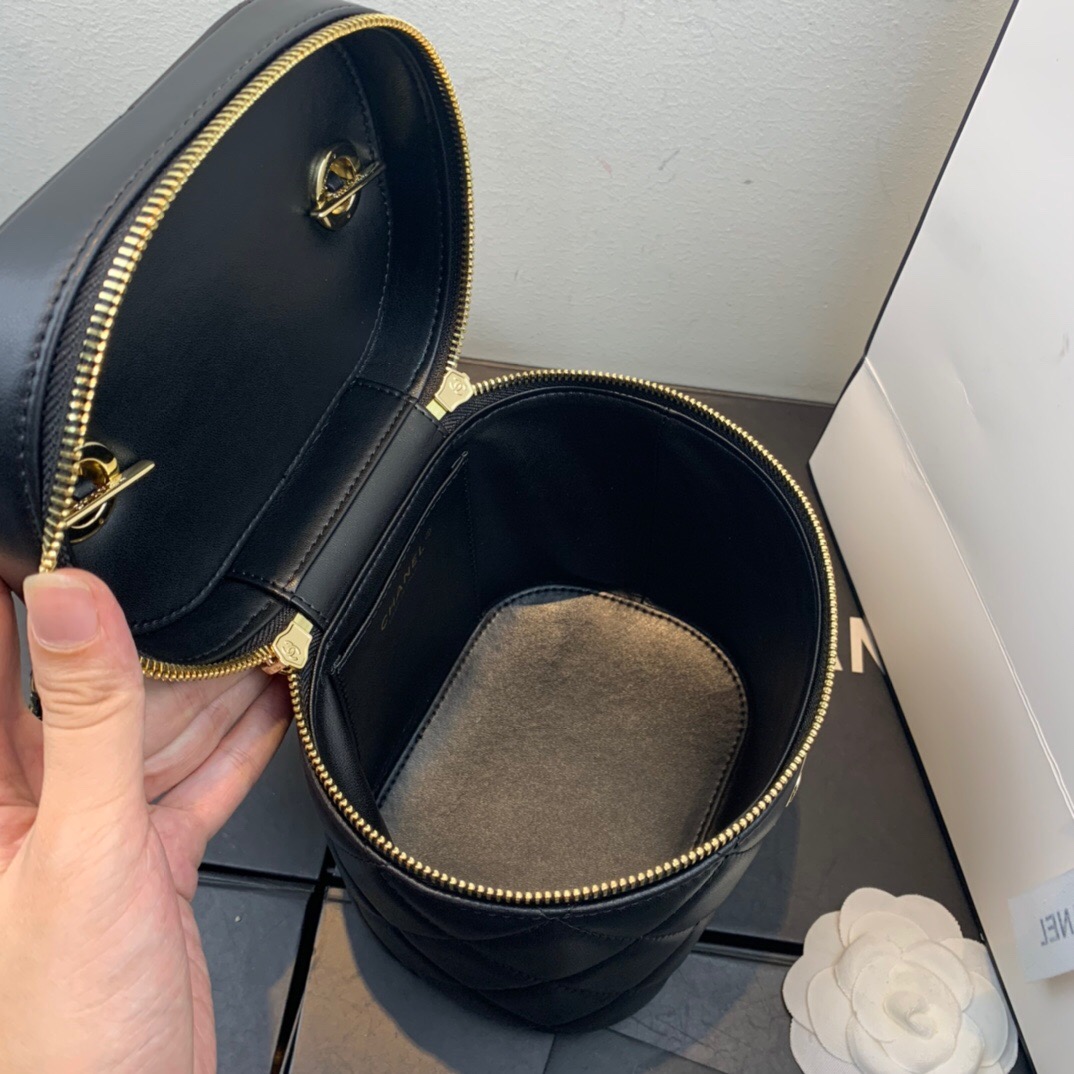 Chanel Vanity Case Gold Hardware Black For Women, Women’s Handbags, Shoulder Bags 7.9in/20cm AS2061 