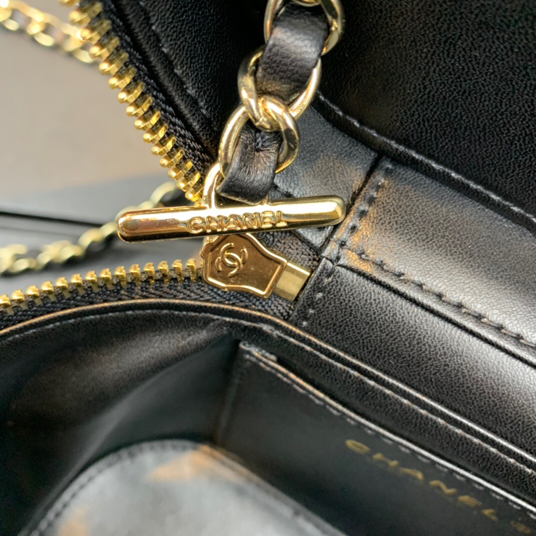 Chanel Vanity Case Gold Hardware Black For Women, Women’s Handbags, Shoulder Bags 7.9in/20cm AS2061 