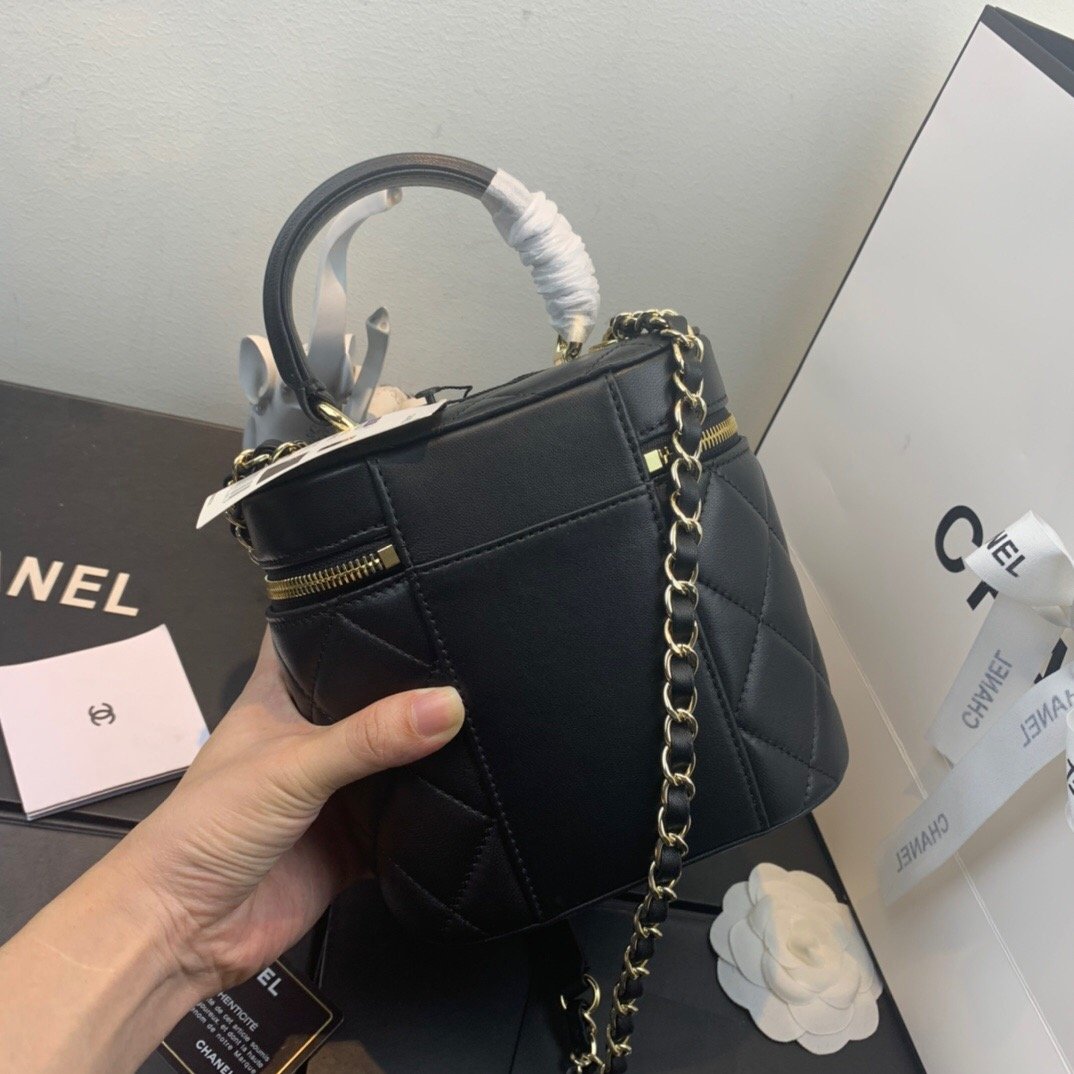 Chanel Vanity Case Gold Hardware Black For Women, Women’s Handbags, Shoulder Bags 7.9in/20cm AS2061 